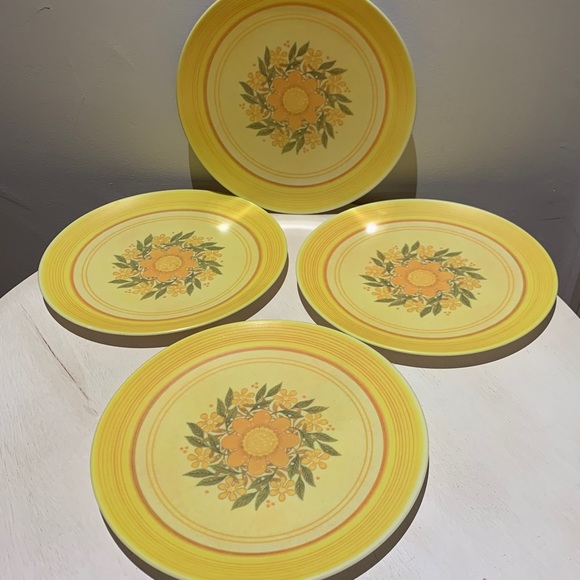 SOLD🚫 Vtg 60s Genuine Melamine Dinner Plates - Picture 9 of 9